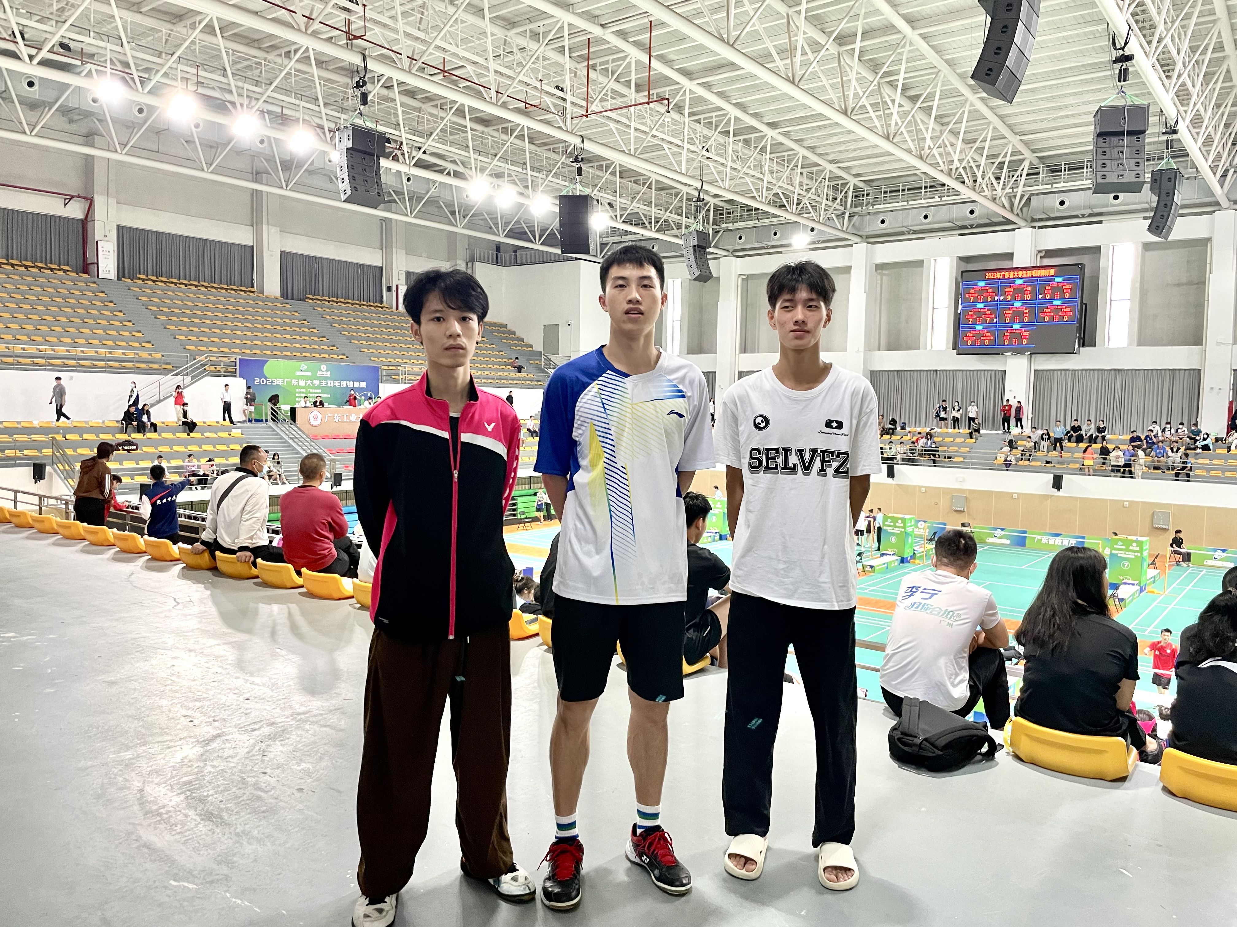 羽毛场内.jpg