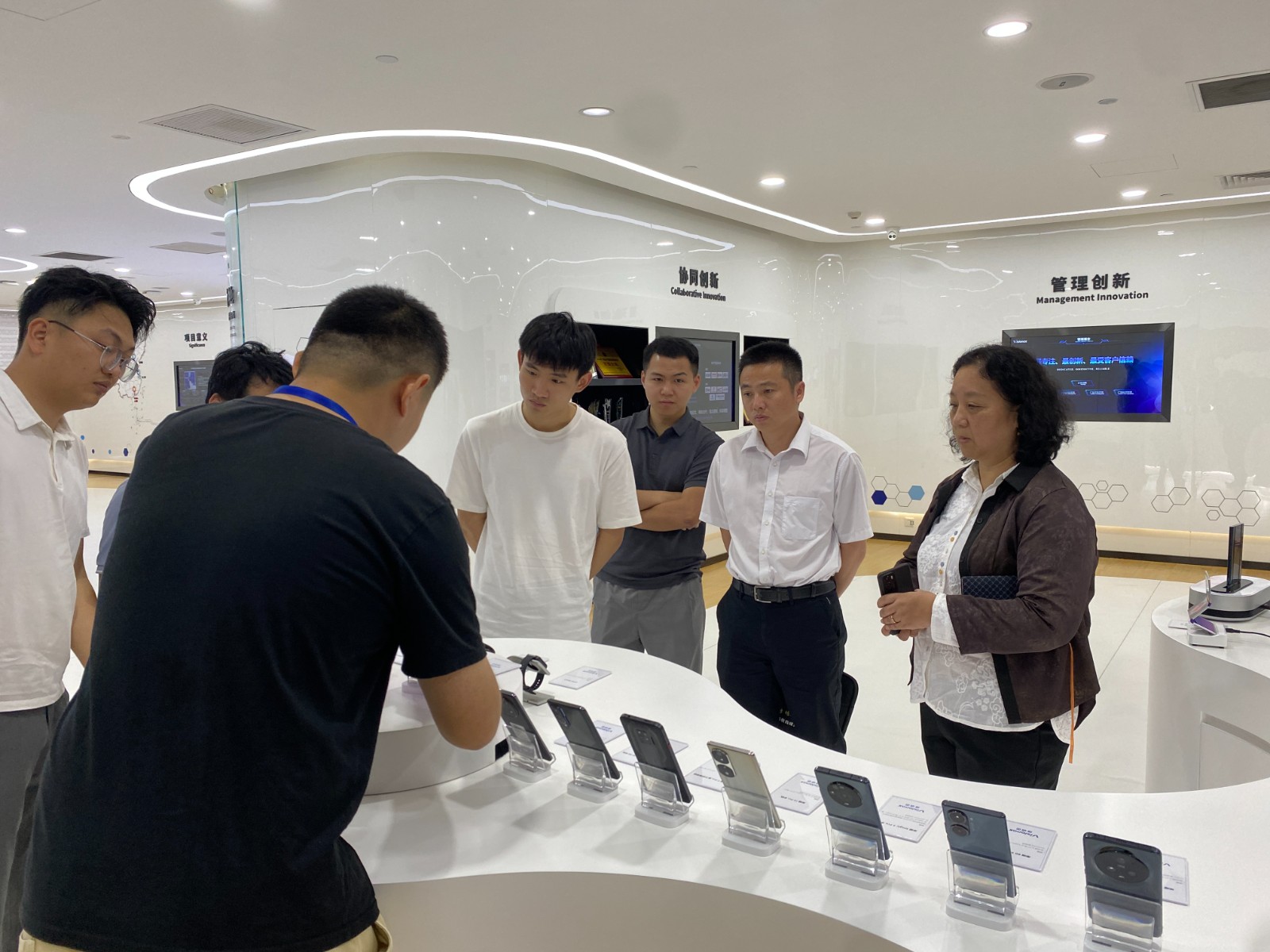 介绍1.jpg